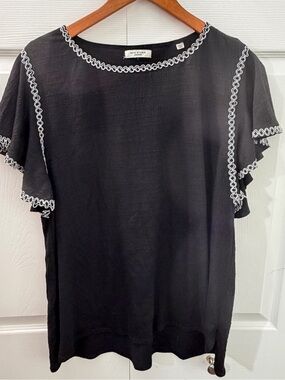 Max Studio London Black Flutter Sleeve Blouse White Embroidered Trim Women’s Top